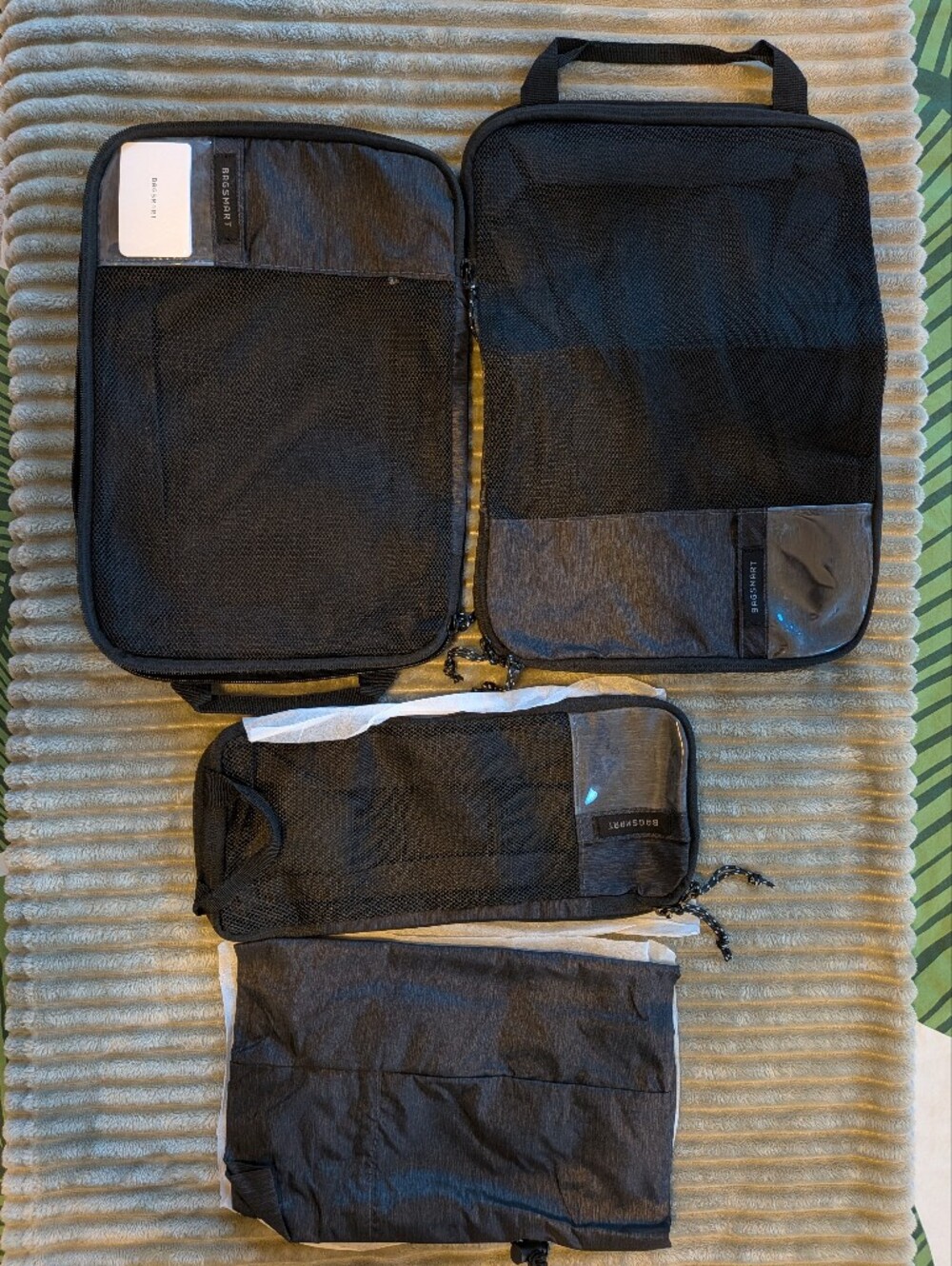 BAGSMART Compression Packing Cubes 4 Piece Travel Set Black - New
